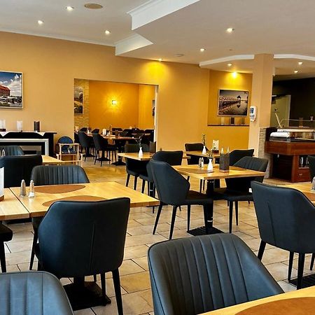 Park Hotel Fasanerie Neustrelitz Bagian luar foto