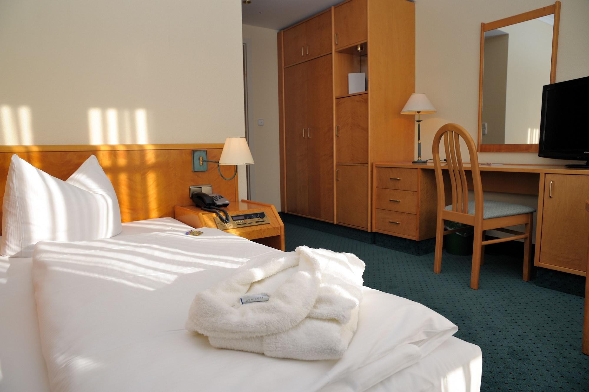 Park Hotel Fasanerie Neustrelitz Bagian luar foto