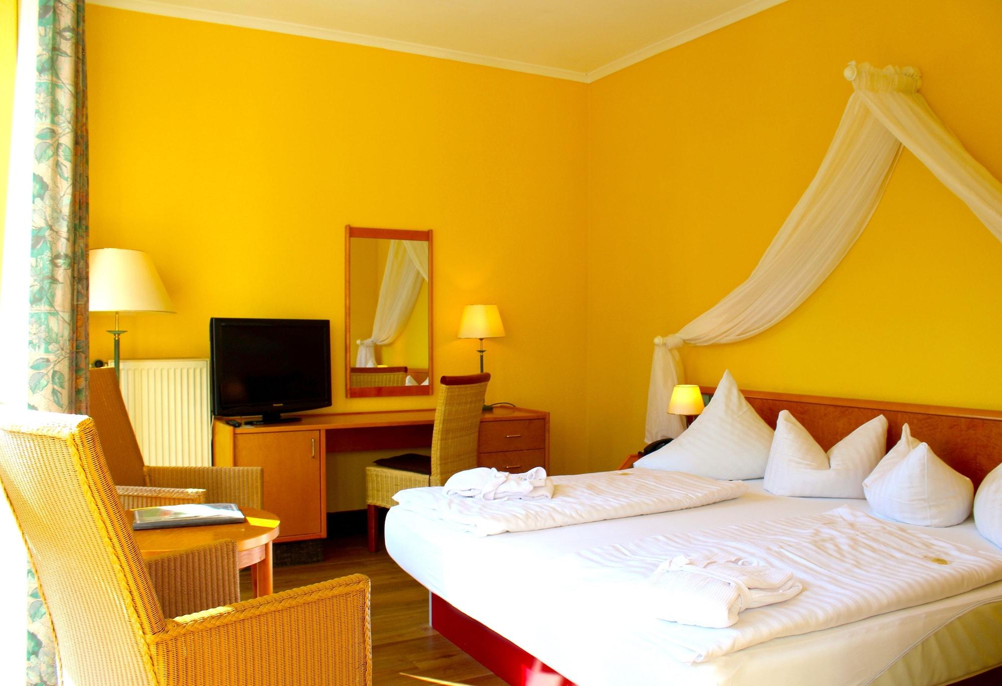 Park Hotel Fasanerie Neustrelitz Bagian luar foto