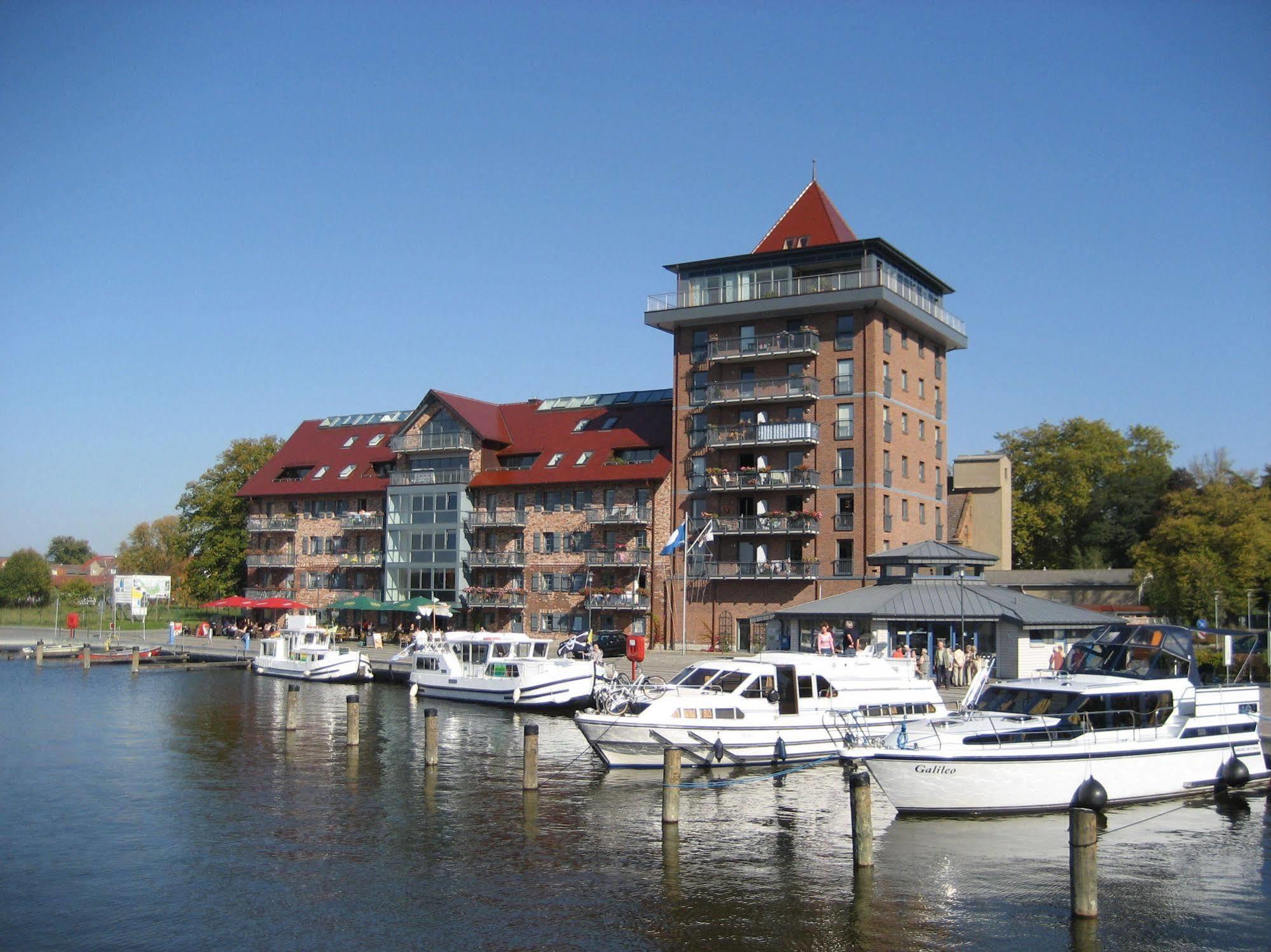 Park Hotel Fasanerie Neustrelitz Bagian luar foto